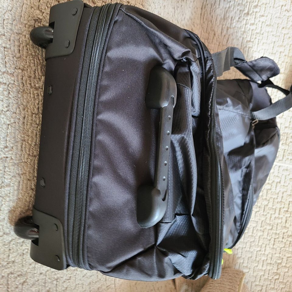 High sierra evolution wheeled drop bottom duffel bag clearance